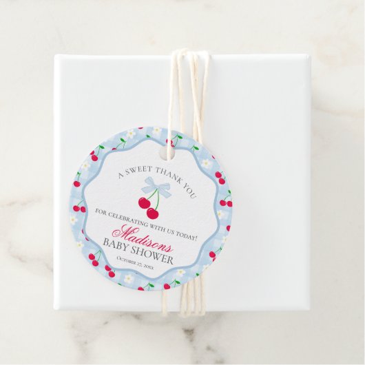 Cherry Sweet Blue Coquette Bow Baby shower Circle Bedankjes Labels (In situ)