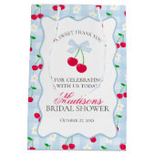 Cherry Sweet Blue Coquette Bow Vrijgezellenfeest F Medium Cadeauzakje (Achterkant)