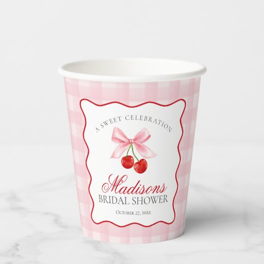 Cherry Sweet Pink Coquette Gingham Vrijgezellenfee Papieren Bekers (Achterkant)