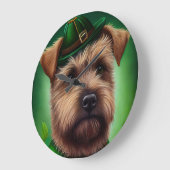 Chesapeake Bay Terrier in St. Patrick's Day Dress Grote Klok (Hoek)