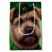 Chesapeake Bay Terrier in St. Patrick's Day Dress Medium Cadeauzakje (Achterkant)