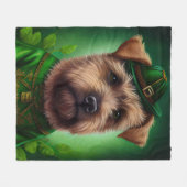 Chesapeake Bay Terrier in St. Patrick's Day-jurk Fleece Deken (Voorkant (Horizontaal))