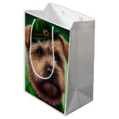 Chesapeake Bay Terrier in St. Patrick's Day-jurk Medium Cadeauzakje (Achterkant Gekanteld)