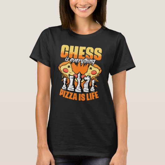 Chess Board Game Humor For A Pizza Grandmaster T-shirt (Voorkant)