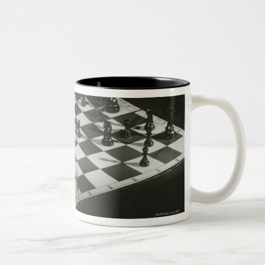 Chess Board Tweekleurige Koffiemok (Rechts)