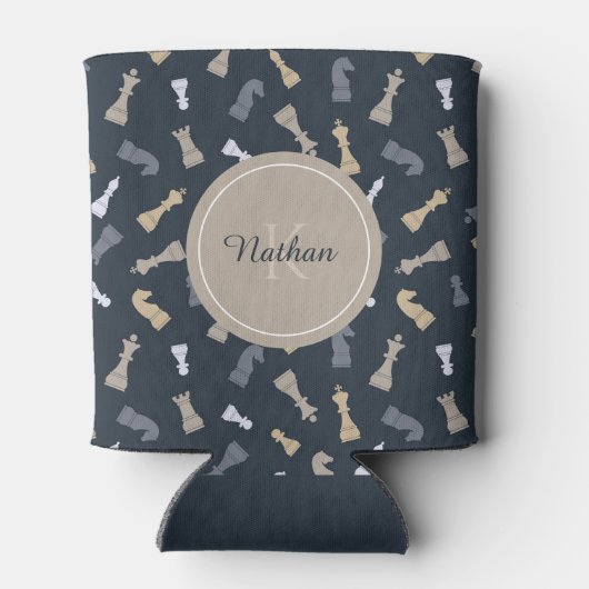 Chess Figures Masculine Monogram Initiaal Name Blu Blikjeskoeler (Achterkant)