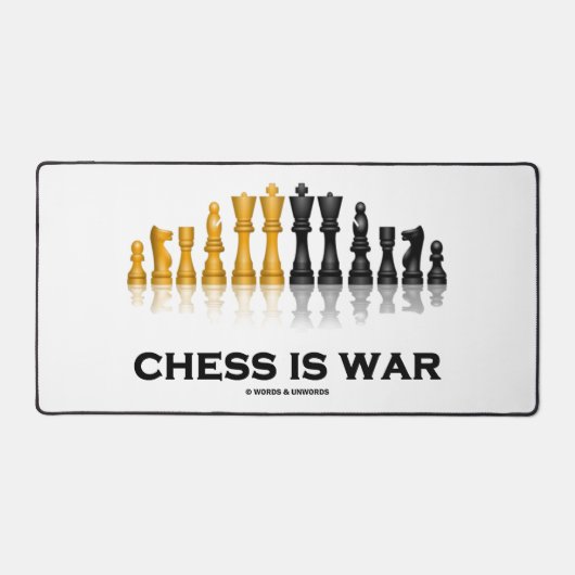 Chess is een oorlogsreflecterende schaakstukken bureaumat (Voorkant)