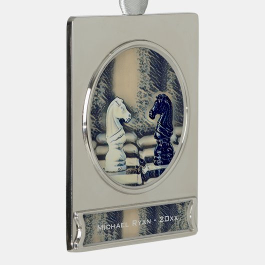 Chess Knight Chess Board Personeelszaken kerstmis Verzilverd Banner Ornament (Rechts)