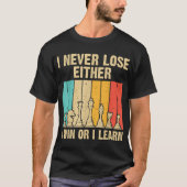 Chess Mindset Quote Retro Design T-shirt (Voorkant)
