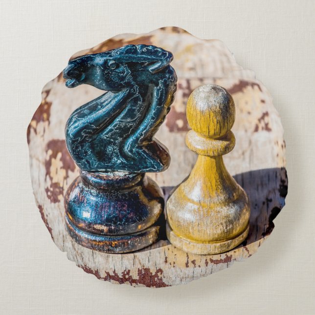 Chess Pawn en Knight - Veteranen Rond Kussen (Achterkant)