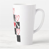 Chessboard Heart Valentijnsdag zwart-wit Latte Mok (Rechts)