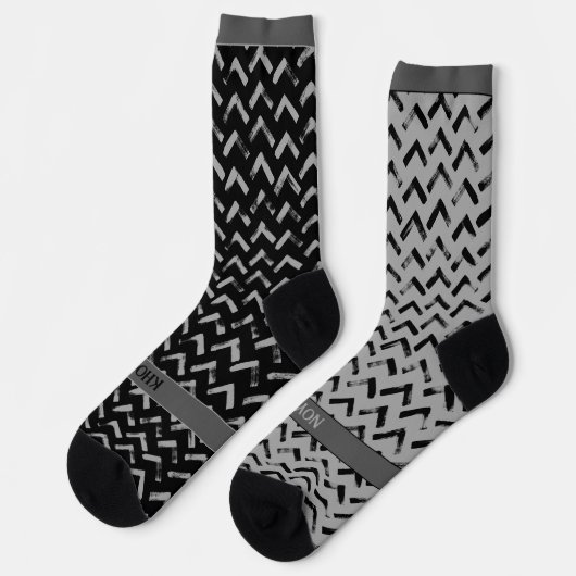 Chevron Black and Grey Name on Mismatch Sokken (Links)