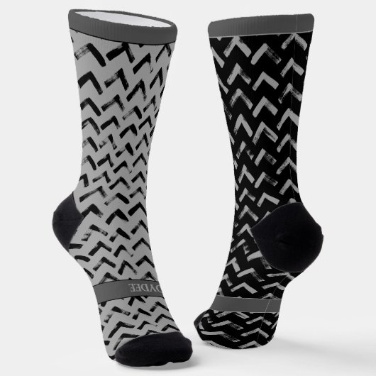 Chevron Black and Grey Name on Mismatch Sokken (Gebogen)