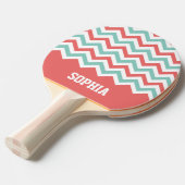 Chevron Coral en Aqua Custom Name Tafeltennisbatje (Voorkant Gekanteld)