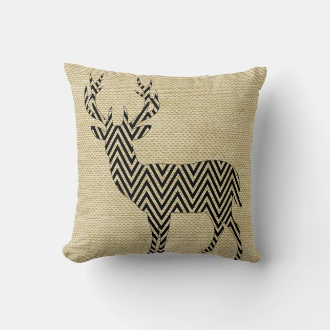 Chevron Deer Silhouette over Burlap | haver Kussen (Voorkant)