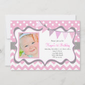 Chevron en Stippen Pendant Birthday Invitation Kaart (Voorkant)