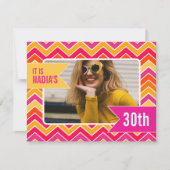 Chevron felle foto uitnodiging op 30ste verjaardag (Voorkant)