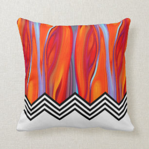 Chevron Flame   rood oranje blauw lila zwart wit Kussen