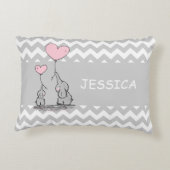 Chevron Gray White PINK Girl Elephant Heart Accent Kussen (Achterkant)