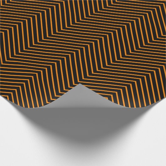 Chevron Line Wrapping Paper - Oranje op zwart |XL| Cadeaupapier (Hoek)