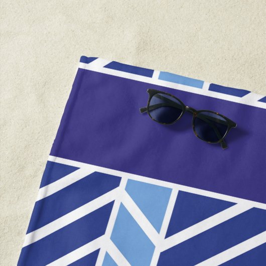 Chevron Patroon Blauw Strandlaken (In situ)