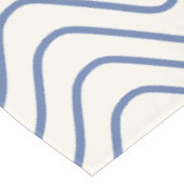 Chevron Patroon Minimale lijn blauw op Crème Wit Tafelkleed (Gekanteld)