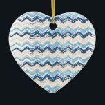 Chevron-patroon van de Stille Oceaan Keramisch Ornament<br><div class="desc">We vieren de Stille Oceaan in dit leuke krabbel chevron zigzag patroon - met behulp van kleuren van het strand. Zand, oceaanblauw en middernachtblauw - Monogram of niet, uw keuze - We hebben alle afbeeldingen die in dit ontwerp worden gebruikt aanpasbaar gelaten - U kunt er naar hartenlust mee spelen...</div>