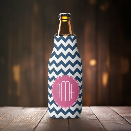 Chevron Pattern met monogram - magenta op de marin Flesjeskoeler