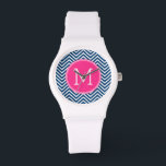 Chevron Pattern met monogram - magenta op de marin Horloge<br><div class="desc">Een populair ontwerp met een gebied om uw initialen toe te voegen. De rendabele kleuren en de patronen voor uw telefoon. Als u de monogrammen moet aanpassen,  klik op de aanpassingsknoop en breng veranderingen aan.</div>