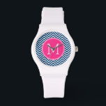 Chevron Pattern met monogram - magenta op de marin Horloge<br><div class="desc">Een populair ontwerp met een gebied om uw initialen toe te voegen. De rendabele kleuren en de patronen voor uw telefoon. Als u de monogrammen moet aanpassen, klik op de aanpassingsknoop en breng veranderingen aan.</div>