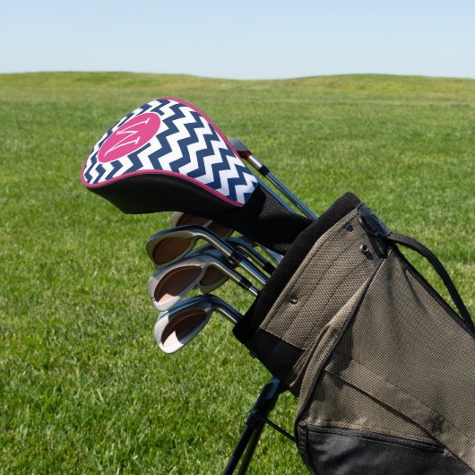 Chevron Pattern met monogram - Navy Hot Pink Golfheadcover (Insitu)