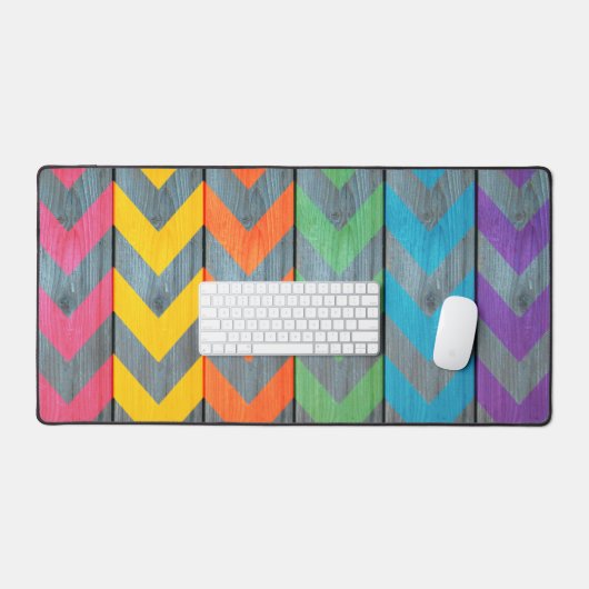 Chevron Pattern on Wood Texture by Shirley Taylor Bureaumat (Keyboard & Muis)