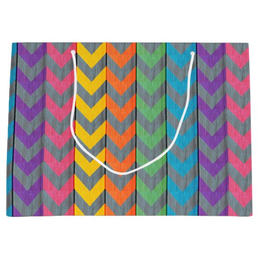 Chevron Pattern on Wood Texture by Shirley Taylor Groot Cadeauzakje (Voorkant)