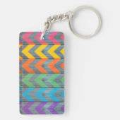 Chevron Pattern on Wood Texture by Shirley Taylor Sleutelhanger (achterkant)