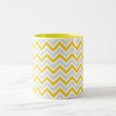 Chevron Pattern Yellow & Gray Modern Tweekleurige Koffiemok (Center)