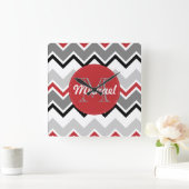 Chevron Red Gray Black Monogrammed Circle Stitches Vierkante Klok (Huis)