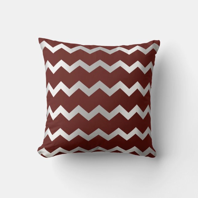 Chevron Silver Gray Burgundy Maroon Metal Stripes Kussen (Voorkant)