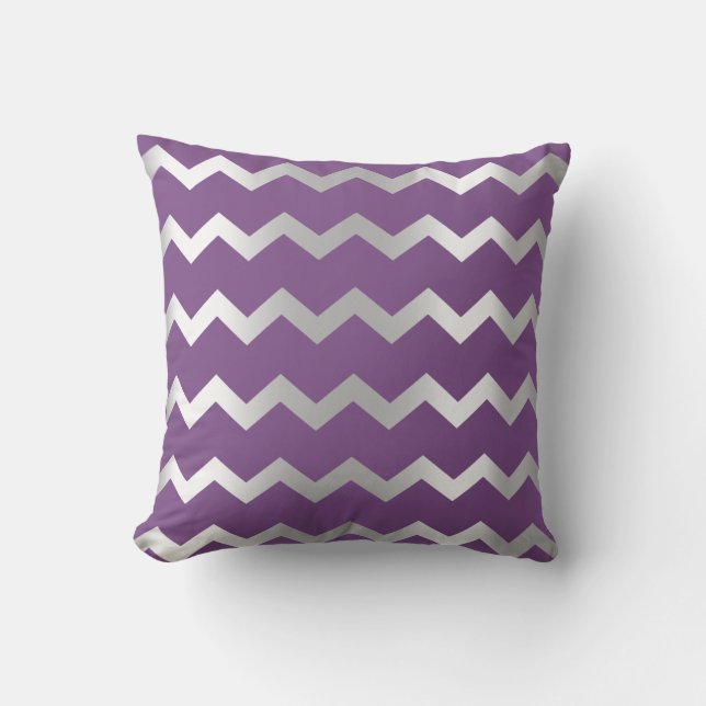 Chevron Silver Gray Paars Amethyst Metal Stripes Kussen (Voorkant)