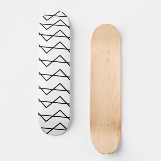 Chevron Stripe Black en White Geometric Pattern Persoonlijk Skateboard (Voorkant)