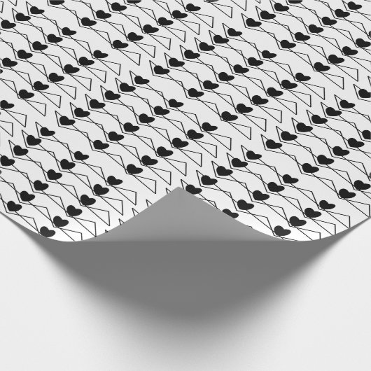 Chevron Stripe Hearts Black and White Pattern Cadeaupapier (Hoek)