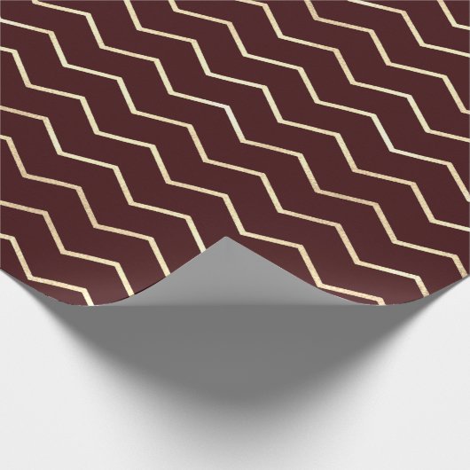 Chevron Stripes Lines Goud Metallic Bourgogne Maro Cadeaupapier (Hoek)