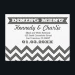 Chevron Wedding Menu Cards<br><div class="desc">Klassieke chevron patroon bruiloft menenkaarten in grijs en wit voor moderne,  chic,  en trendy niet-traditionele of mishandelde bruiloften!  Opmerking: Je kunt dit object gemakkelijk aanpassen aan je wensen.  Neem contact met mij op als u een andere kleur-/ontwerpregeling wilt of als u een aanvraag hebt.</div>