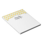 Chevron Yellow en modern, gepersonaliseerd Notitieblok (Schuin)