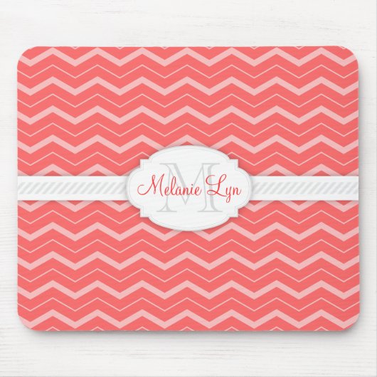 Chevron (zalm) Aangepast monogram en naam Muismat (Voorkant)