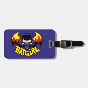 Chibi Batgirl met Gotham Skyline en Logo Bagagelabel