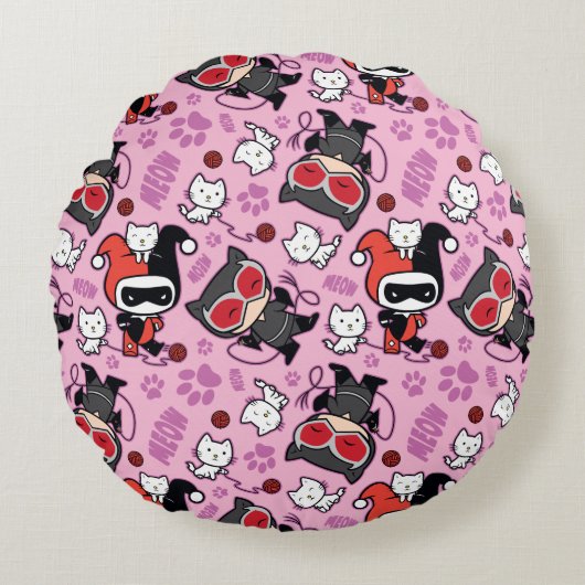 Chibi Catwoman, Harley Quinn, en Kittens Pattern Rond Kussen (Voorkant)
