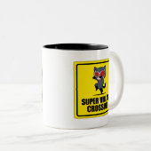 Chibi Catwoman Super Villain Crossing Sign Tweekleurige Koffiemok (Voorkant rechts)