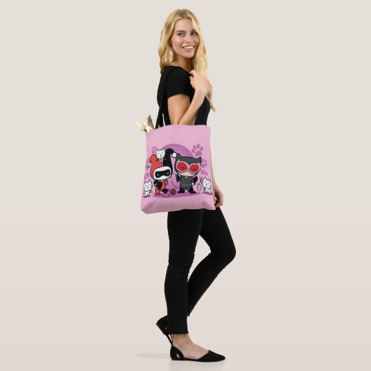 Chibi Harley Quinn en Chibi Catoman met katten Tote Bag (Op model)