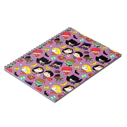 Chibi Justice League Pattern over Paars Notitieboek (Linkerzijde)