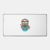 Chibi Sloth Coffee Lover – Schattigee Kawaii Sloth Bureaumat (Voorkant)